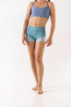 Cargar imagen en el visor de la galería, HOT PANTS CHERRY