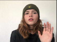 Cargar imagen en el visor de la galería, STAY WILD BEANIE