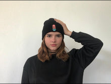 Cargar imagen en el visor de la galería, STAY WILD BEANIE