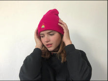 Cargar imagen en el visor de la galería, STAY WILD BEANIE