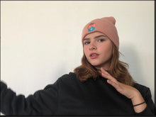 Cargar imagen en el visor de la galería, STAY WILD BEANIE