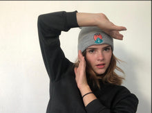 Cargar imagen en el visor de la galería, STAY WILD BEANIE